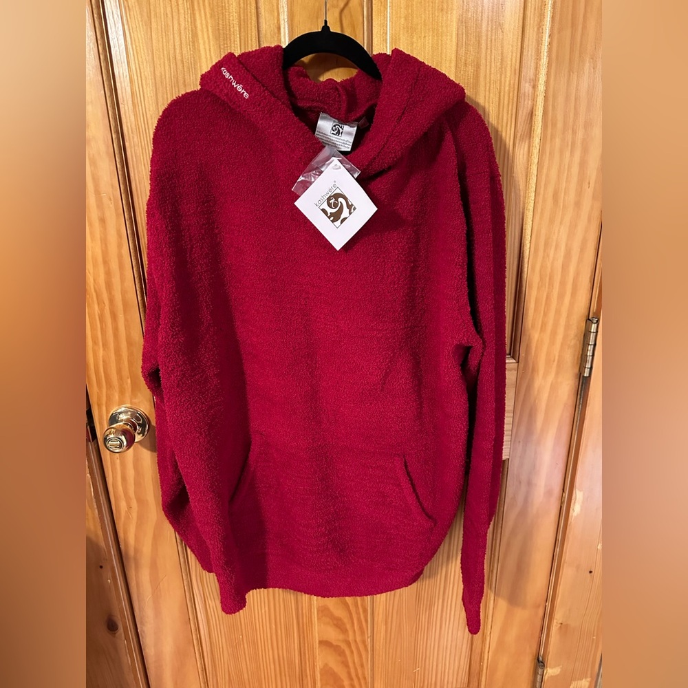 NEW Kashwere red hooded women’s top